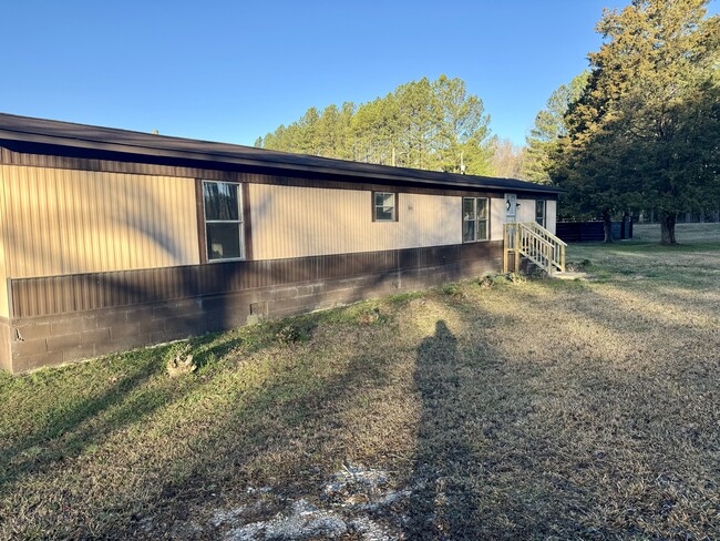 Large back yard and front yard included with the property - 1057 Shiloh Rd N