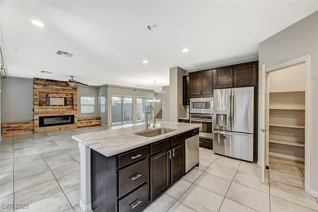 Building Photo - 9120 Mastodon Ave
