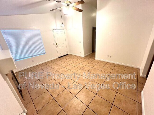 Building Photo - 5342 Chela Dr