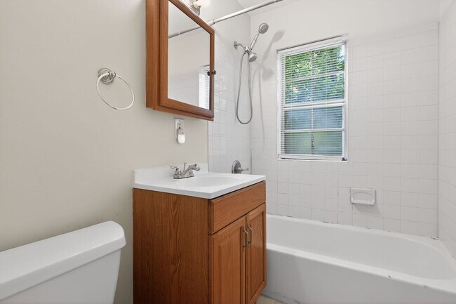 Building Photo - Simply Beautiful, Spacious 2 Bd/1Bth Condo on 50 acres of parklike setting w/ winding paths!