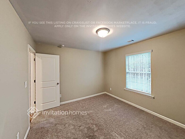 Building Photo - 99 Lantana Crossing