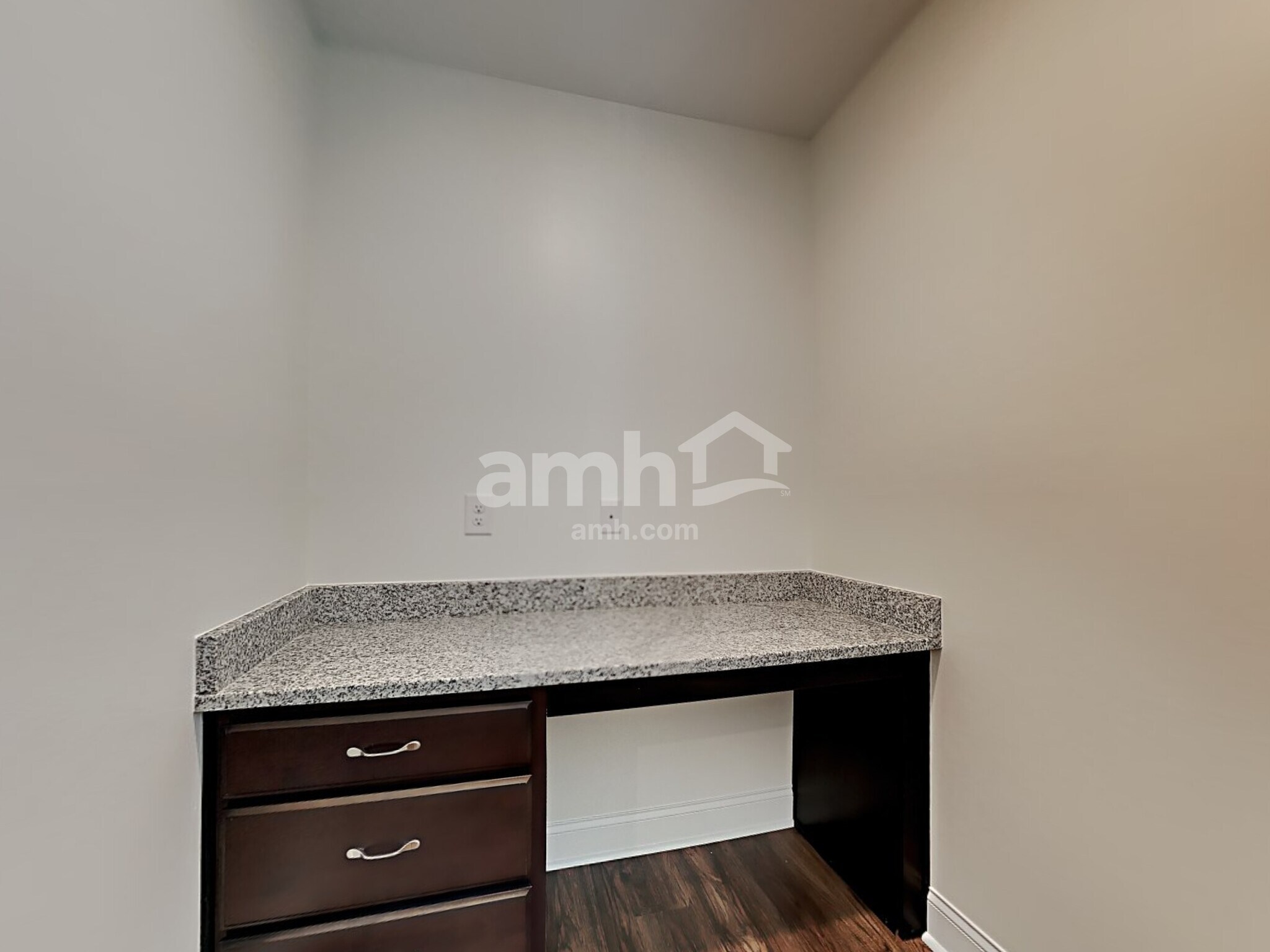 Building Photo - 1830 Produce Ln