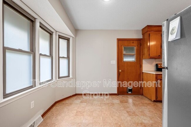 Building Photo - 7673 Barclay Ave