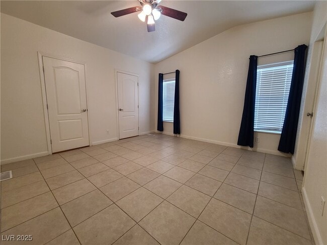 Building Photo - 850 Montecito Dr