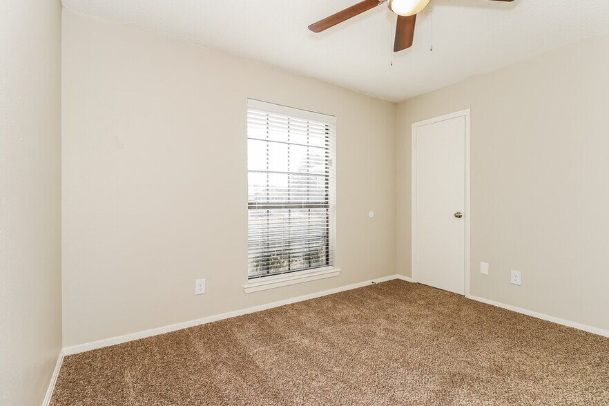 Building Photo - 3713 Longstraw Dr