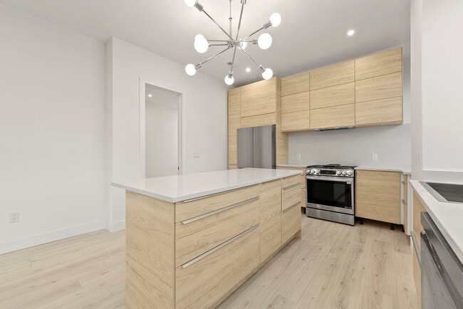 Building Photo - 317 Sherman Ave