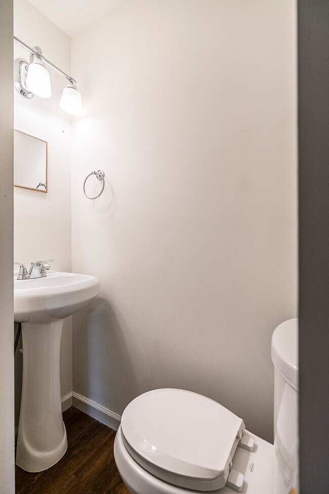 Building Photo - 1813 Welcome Ln