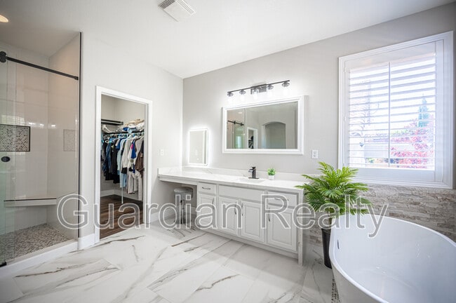 Building Photo - 11112 Pine Greens Ct
