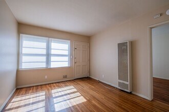 Building Photo - 1506 S Catalina Ave