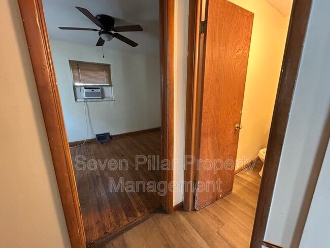Building Photo - 323 S Napoleon Ave