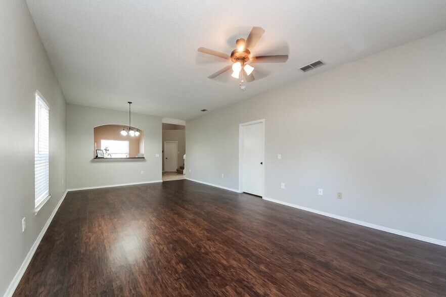 Building Photo - 1810 Meadow Pond Way