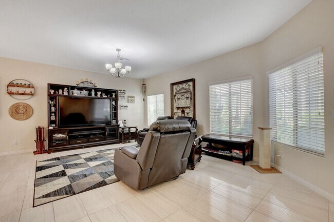 Building Photo - Beautiful Two Story Located on the Southwest