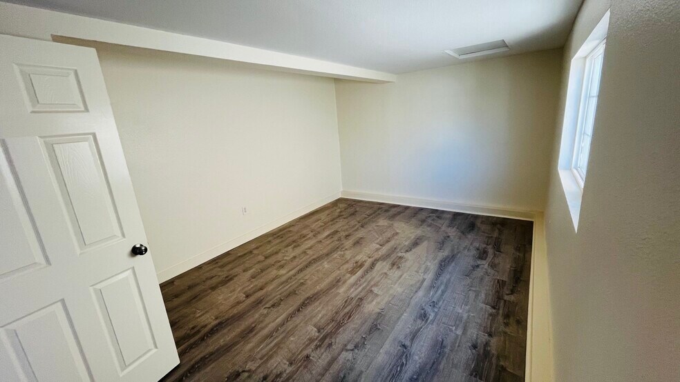 Room 2 - 1298 Shortridge Ave