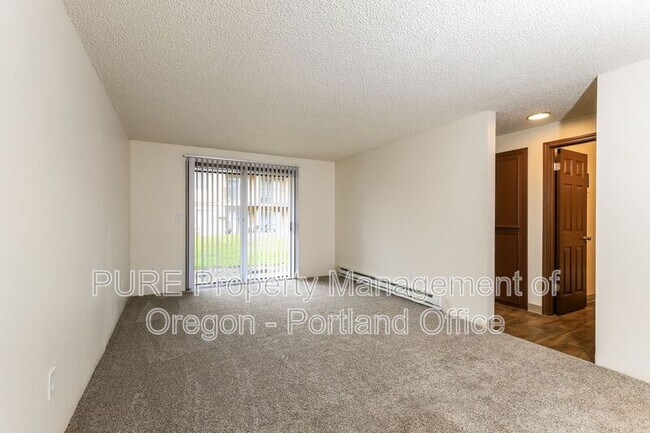 Building Photo - 14140 NE Sandy Blvd