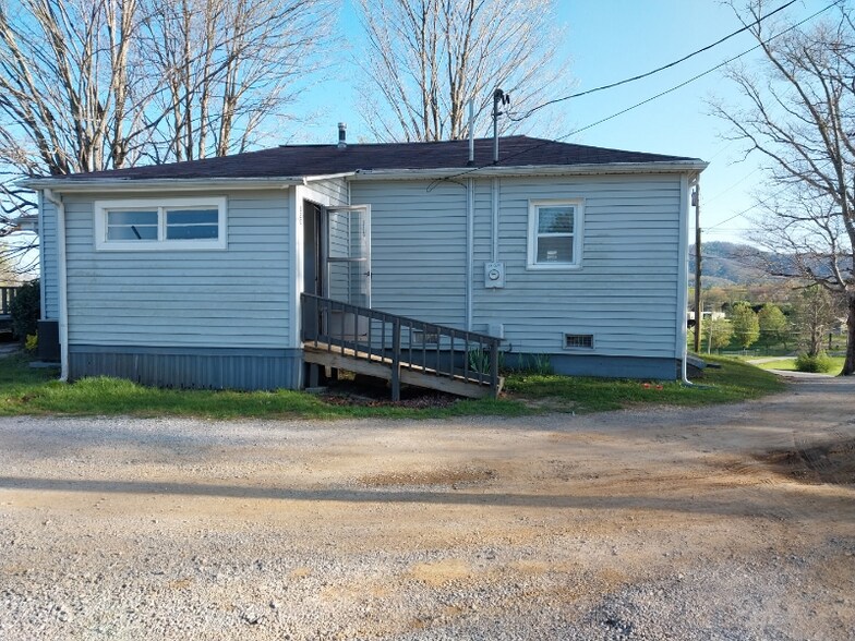Primary Photo - 120 Alvin Bullen Rd