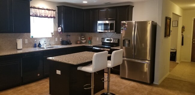 Building Photo - Kensington Ranch built in 2017 5 bedroom 2...