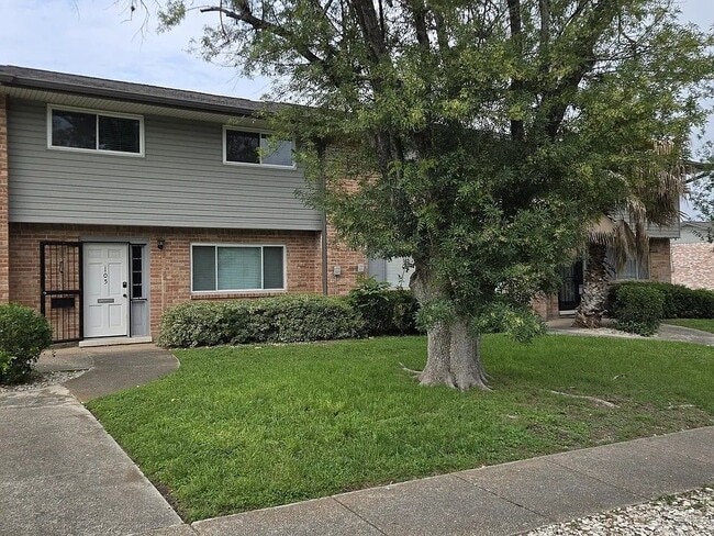 Building Photo - 105 W Silver Sands Dr