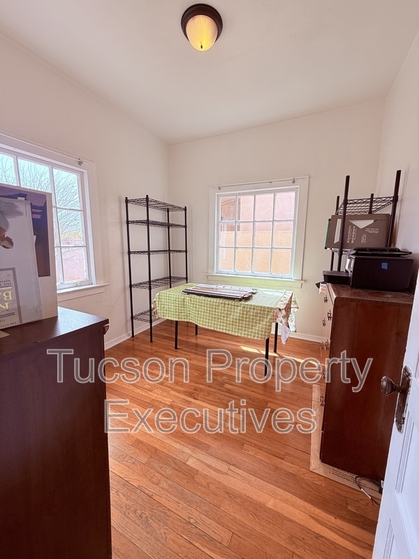 Building Photo - 1220 N Olsen Ave