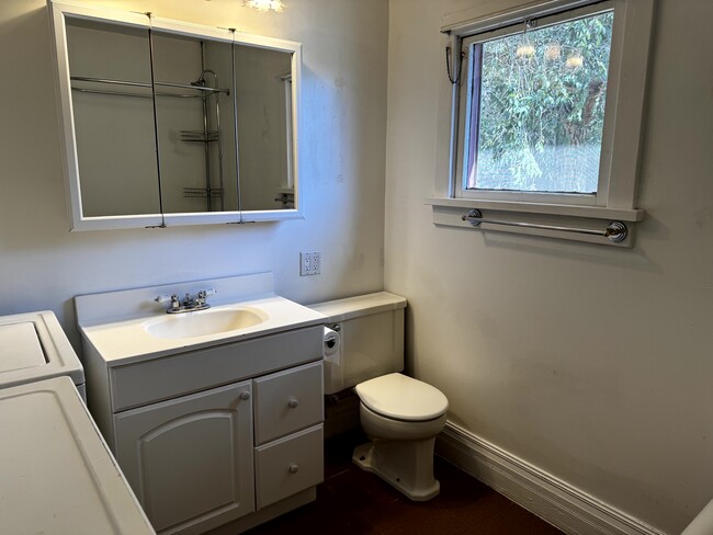 Upstairs Bathroom - 3 Beverly Pl