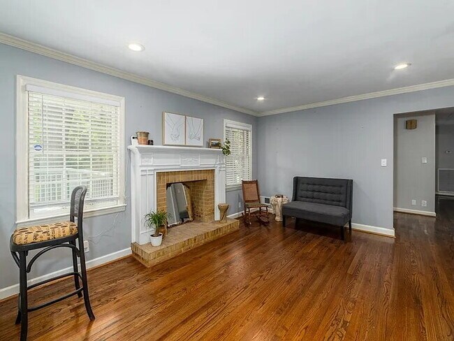 Building Photo - COMING SOON — Available August 17 | 3BR/2BA Midtown Brick Ranch | Lawn Care, Pest Control & W/D I...
