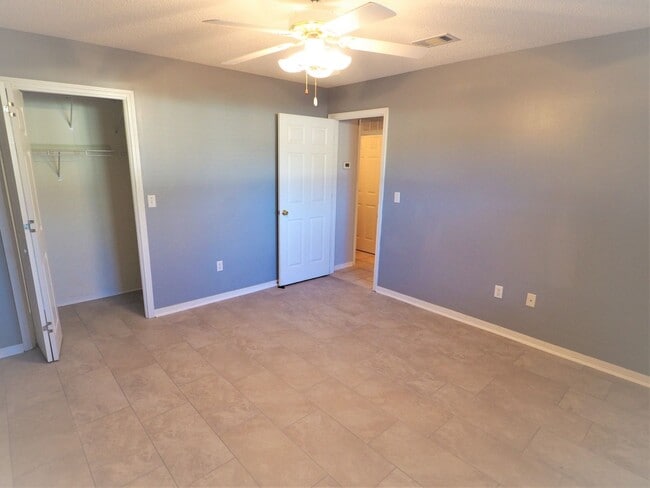 Building Photo - Home in Glenlakes Subdivision!