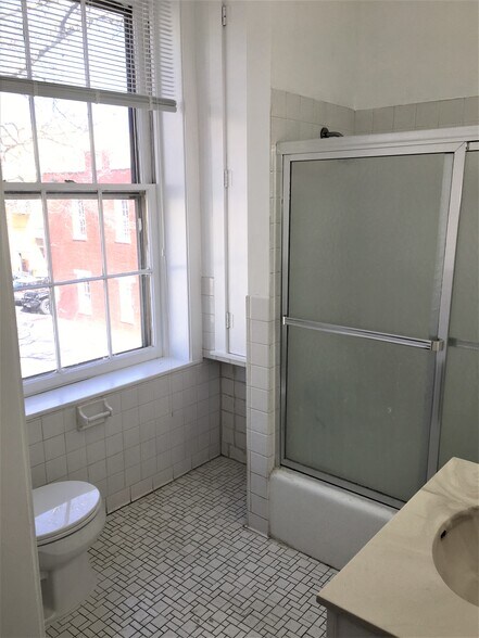 Building Photo - 25 W Boscawen St