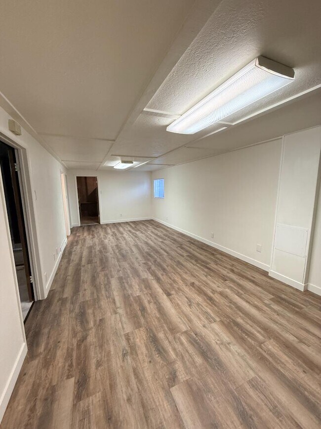 Building Photo - 633 S 1500 E