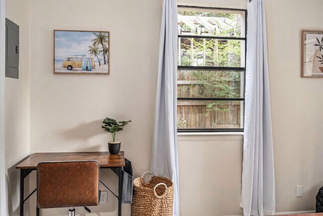 Building Photo - 2001 N 61st Ave