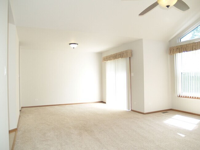 Building Photo - 4707 Mikasa Ct