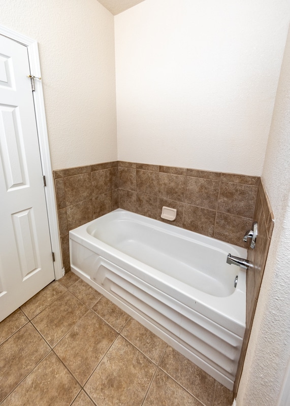 Building Photo - 5607 University Village View