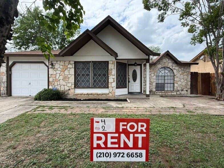 Building Photo - 6011 Hidden Rose