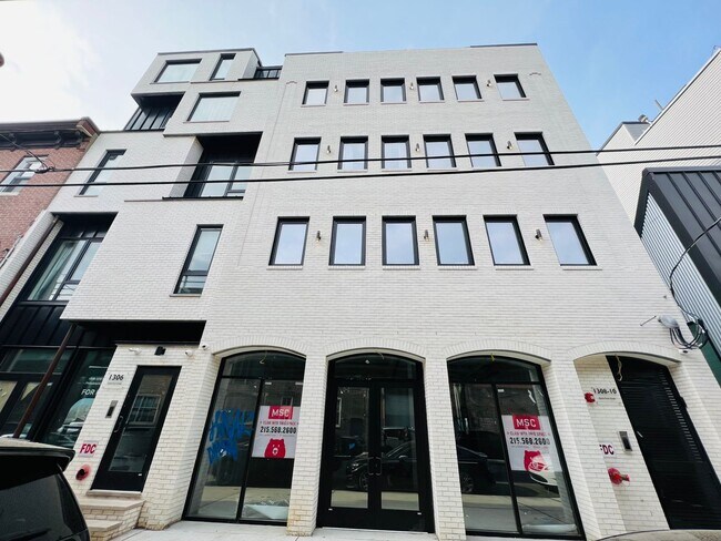 Building Photo - 1306 N Front St