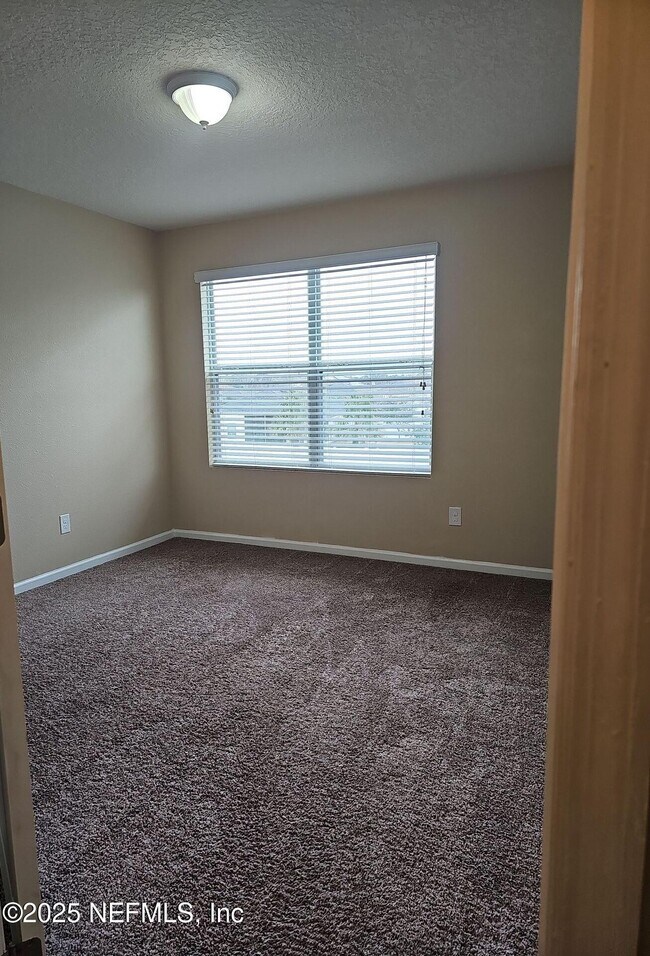 Building Photo - 1981 Rock Springs Way