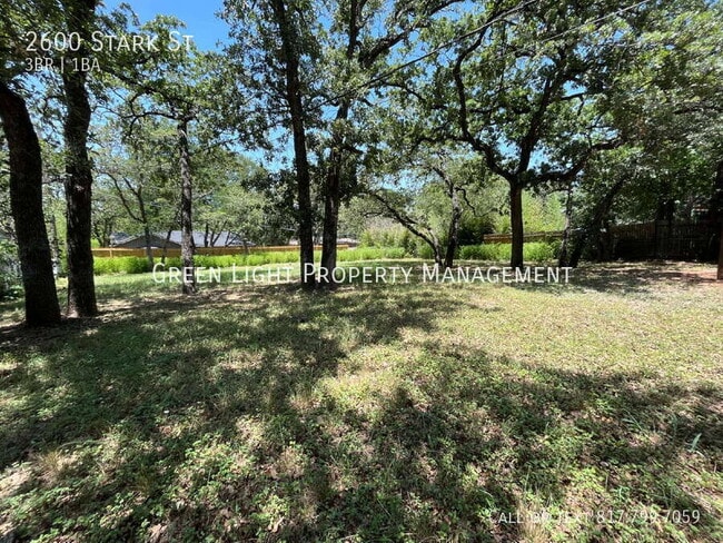 Building Photo - 2600 Stark St