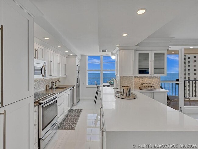 Building Photo - 4280 Galt Ocean Dr