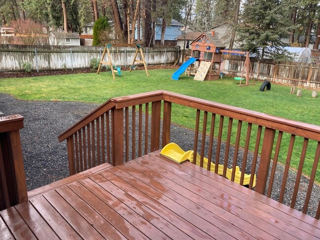 Building Photo - 9619 E 9th Ave