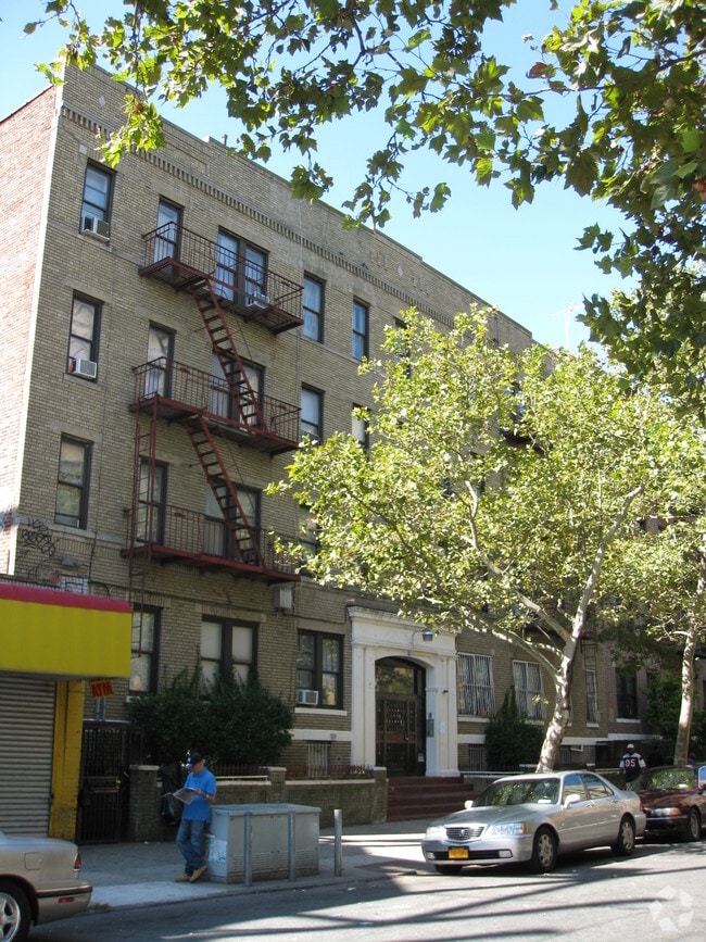 Building Photo - Monos Arms
