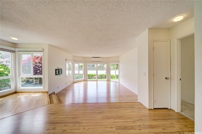Building Photo - 7007 Hawaii Kai Dr