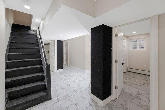 Building Photo - 385 Fairmount Ave