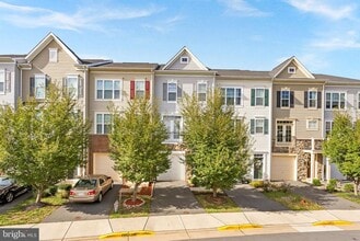 Building Photo - 207 Miles Hawk Terrace