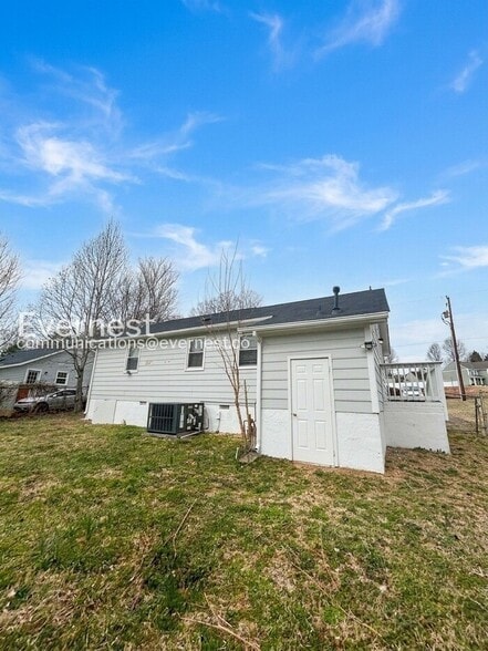 Building Photo - 1676 Guilford Dr