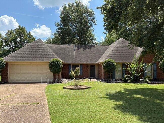 Primary Photo - 433 Spruce Glen Dr