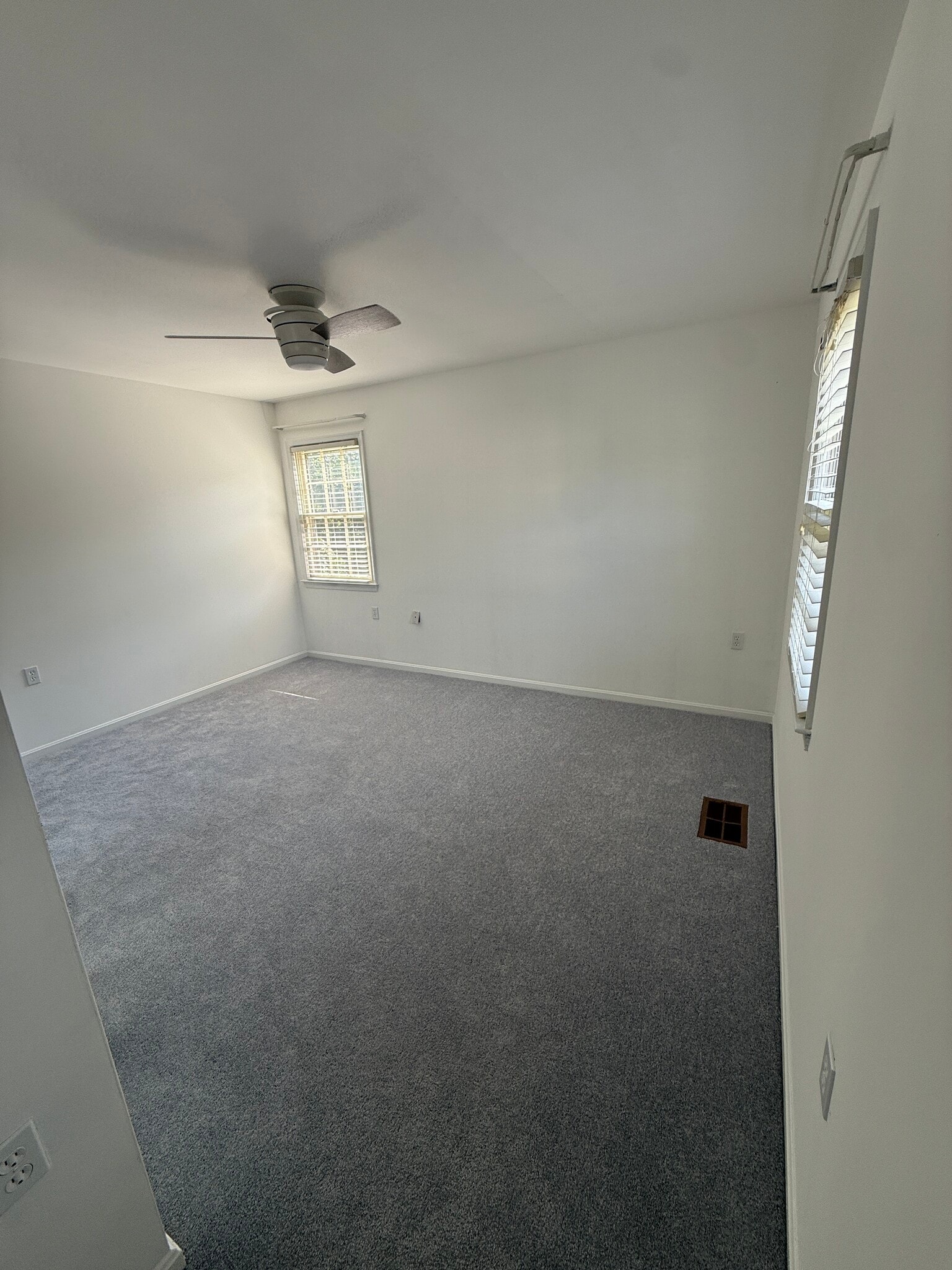 Building Photo - 3229 Manitoba Dr