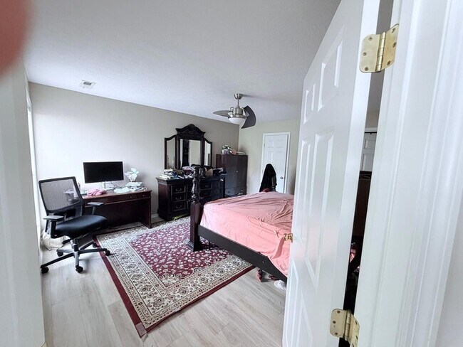 Building Photo - 5172 Vinings Bend