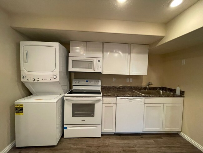 Building Photo - 279 Springridge Dr