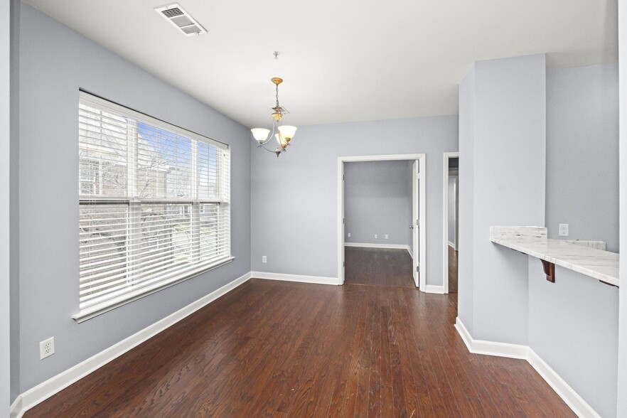 Building Photo - 2310 Elliott Ave