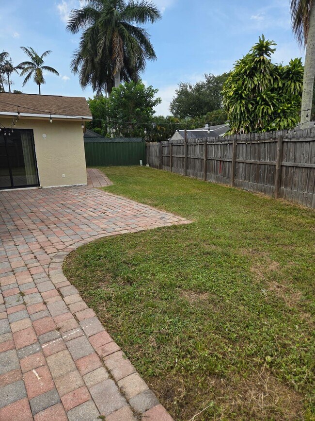 Building Photo - 18437 Spanish Isles Pl