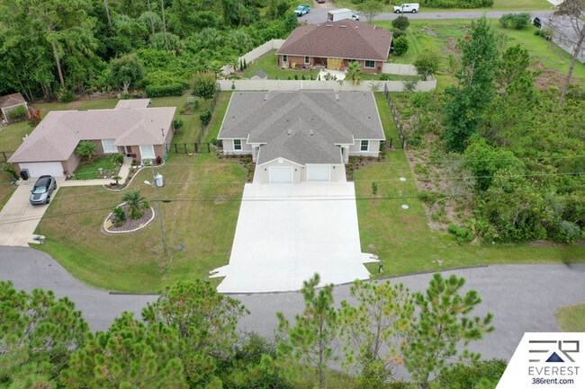 Building Photo - 16 Squanto Pl