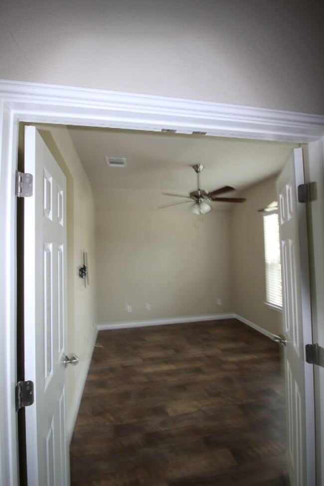 Building Photo - Home in Larkspur for lease