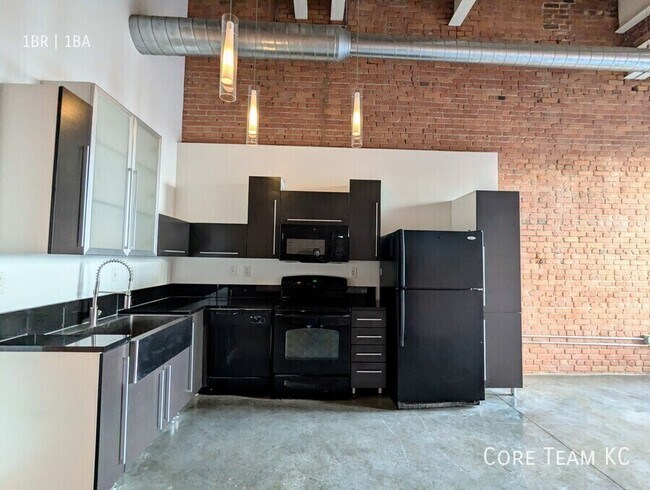 Building Photo - 382 W 22nd St